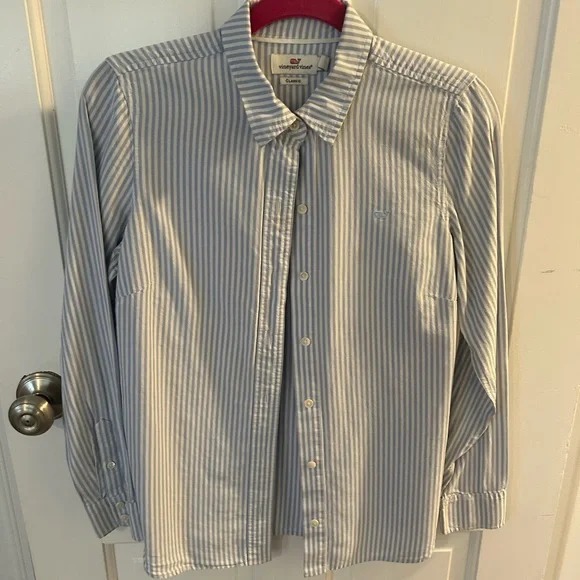 Vineyard Vines Blue and White Striped Button Down Shirt - Picture 1 of 3